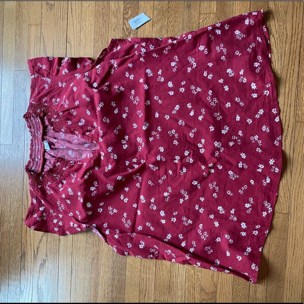 Red floral cotton cap sleeve old navy top